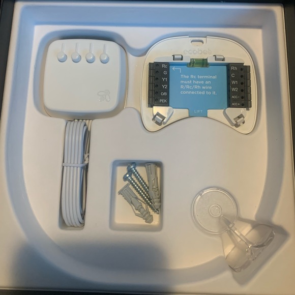 SOLD- EcoBee 4 with room sensor - Picture 4 of 7